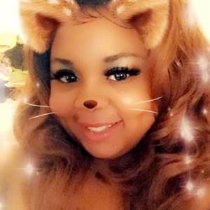 Meet your Posher, Eva